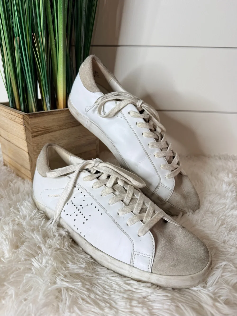 Sam Edelman Aubrie Leather Lace Up Cap Toe Laser Cut Sneakers White Taupe Sz 8.5